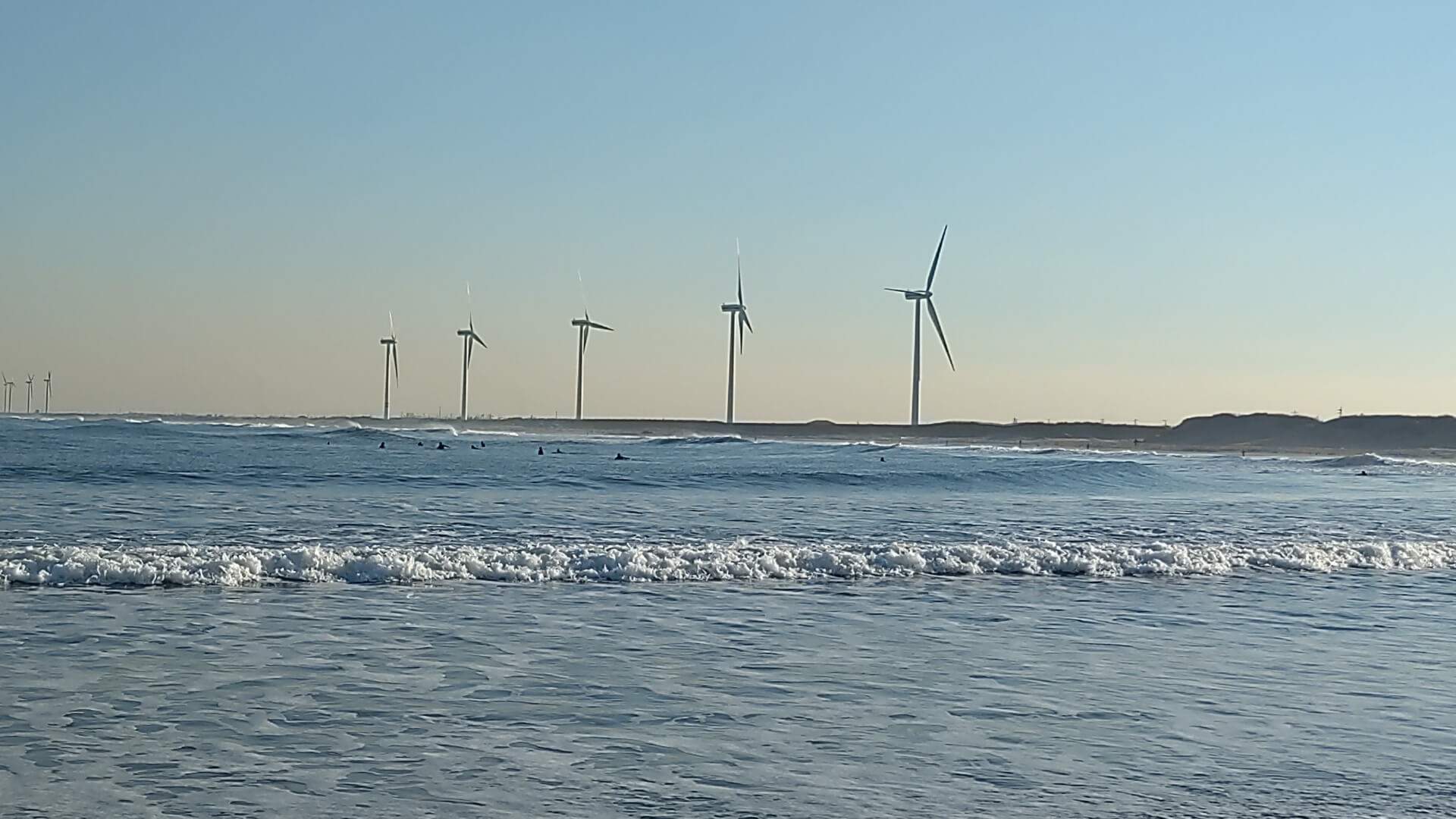 神栖風力発電所の風車群