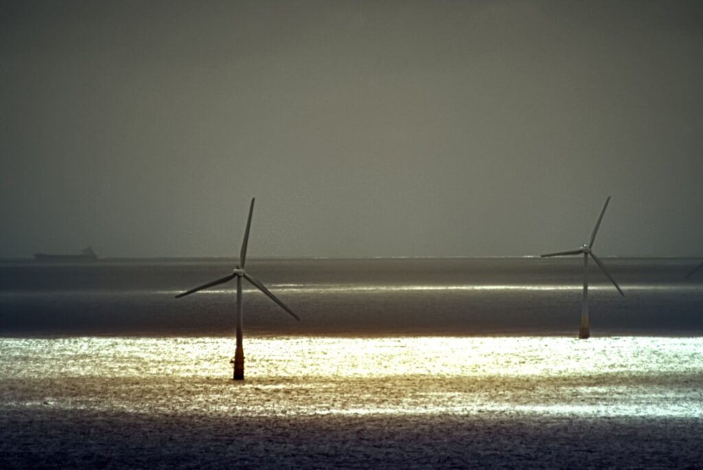 五島洋上ウィンドファームの風車群